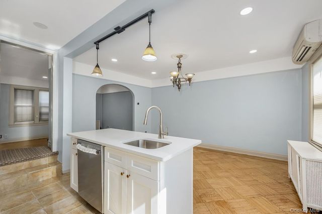 11458 198th Street, Jamaica, NY 11412
