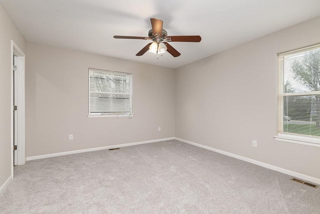505 Laughlin Drive, Tonganoxie, KS 66086