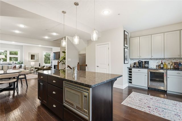 2652 Larkins Way, South Side, PA 15203