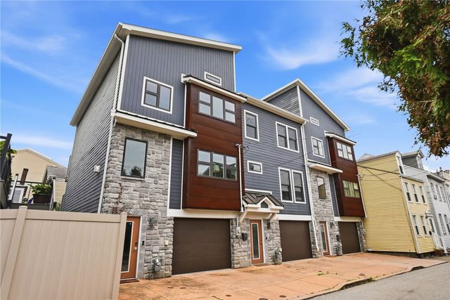2652 Larkins Way, South Side, PA 15203
