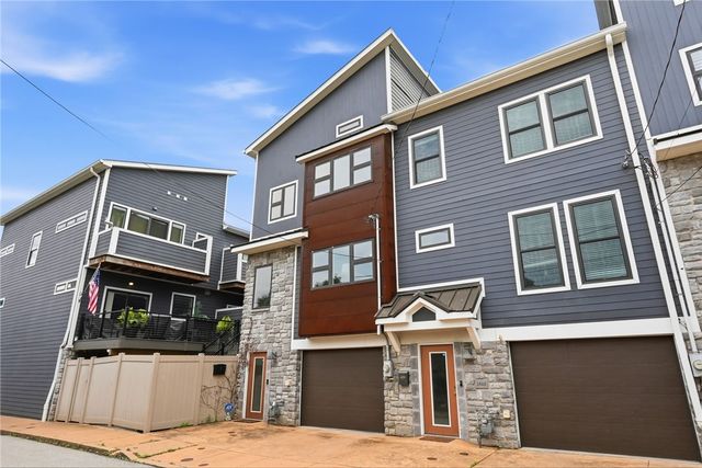 2652 Larkins Way, South Side, PA 15203