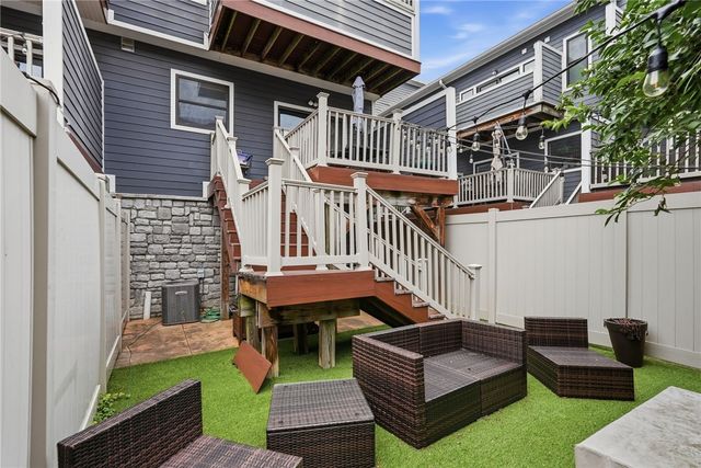 2652 Larkins Way, South Side, PA 15203