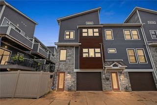 2652 Larkins Way, South Side, PA 15203