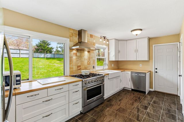 16304 Temple Drive, Minnetonka, MN 55345