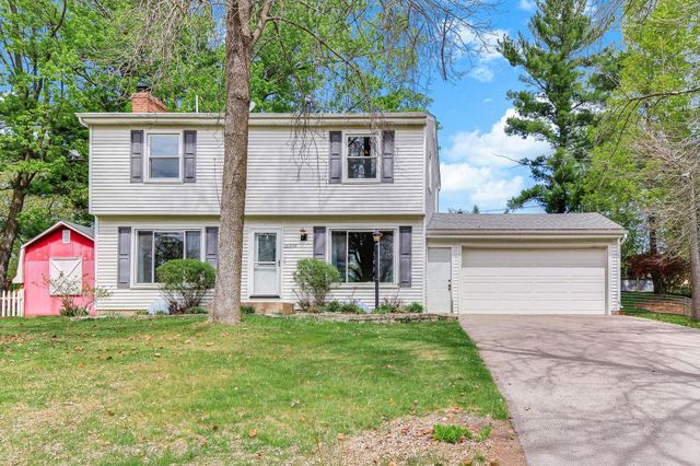 16304 Temple Drive, Minnetonka, MN 55345