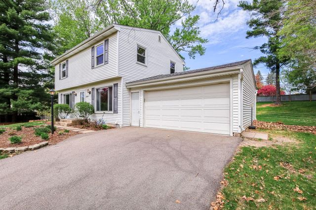 16304 Temple Drive, Minnetonka, MN 55345