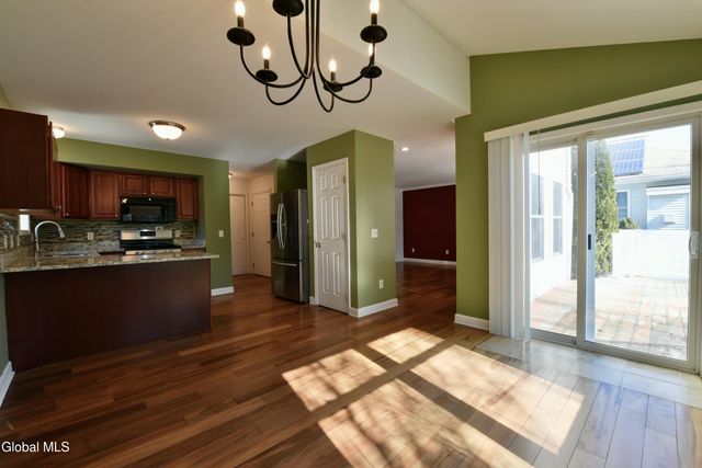 16 Red Oak Drive, Scotia, NY 12302