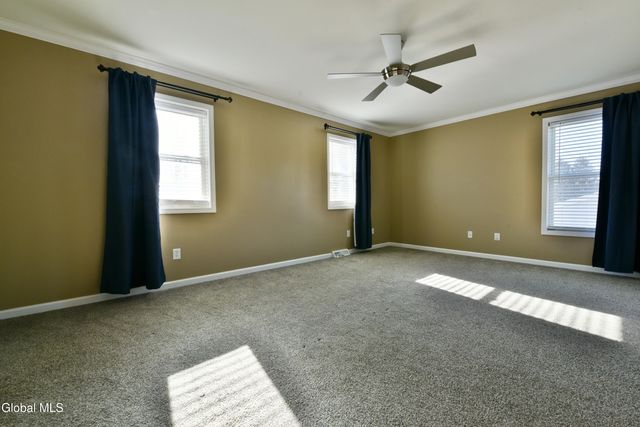 16 Red Oak Drive, Scotia, NY 12302