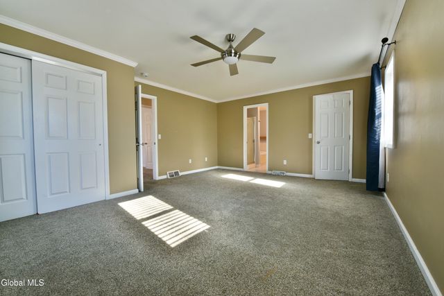 16 Red Oak Drive, Scotia, NY 12302