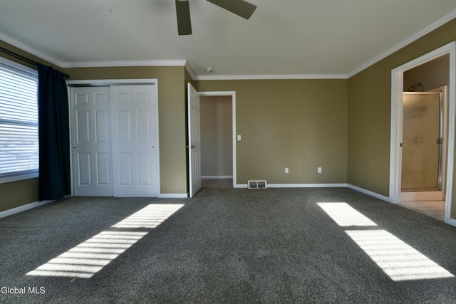 16 Red Oak Drive, Scotia, NY 12302