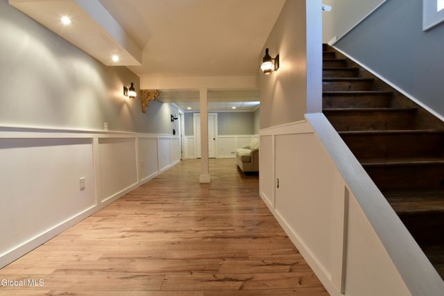 16 Red Oak Drive, Scotia, NY 12302