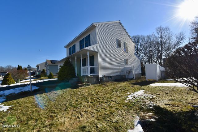 16 Red Oak Drive, Scotia, NY 12302