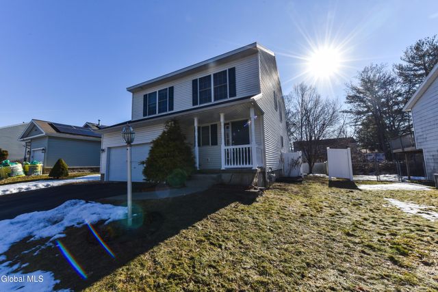 16 Red Oak Drive, Scotia, NY 12302