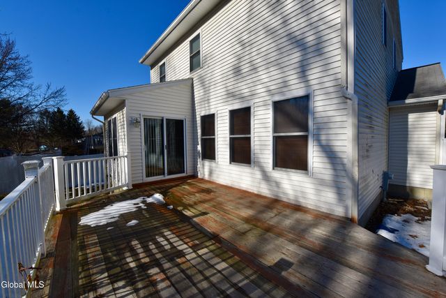 16 Red Oak Drive, Scotia, NY 12302