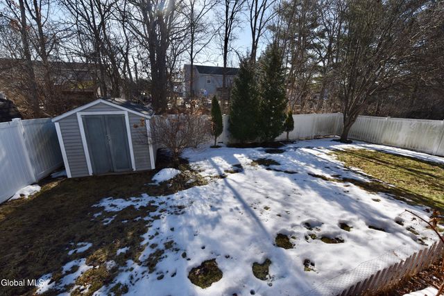 16 Red Oak Drive, Scotia, NY 12302