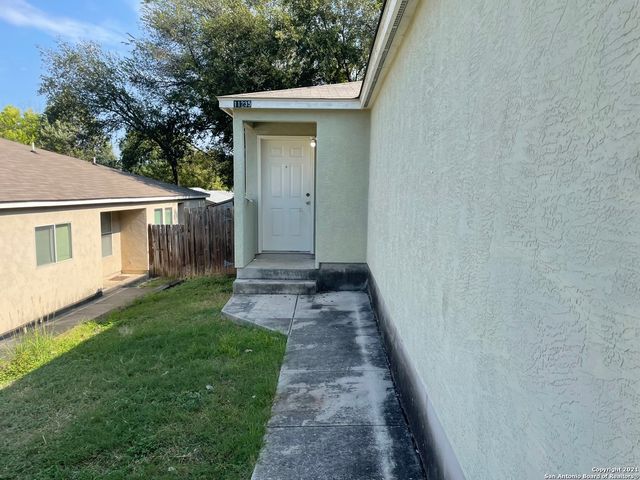 11235 TERRA LOOP RD, San Antonio, TX 78233