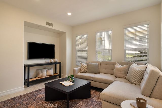 20 Orange Blossom Circle, Ladera Ranch, CA 92694