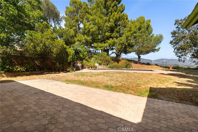 12324 Woodley, Granada Hills, CA 91344