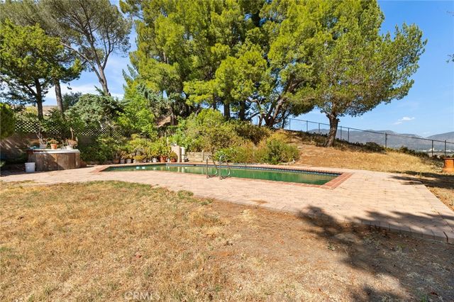 12324 Woodley, Granada Hills, CA 91344