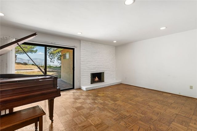 12324 Woodley, Granada Hills, CA 91344