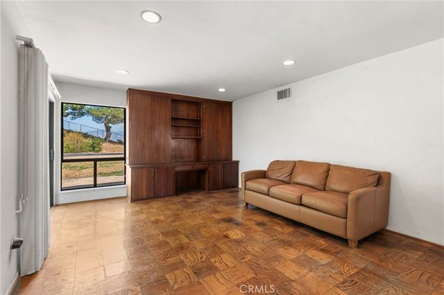 12324 Woodley, Granada Hills, CA 91344