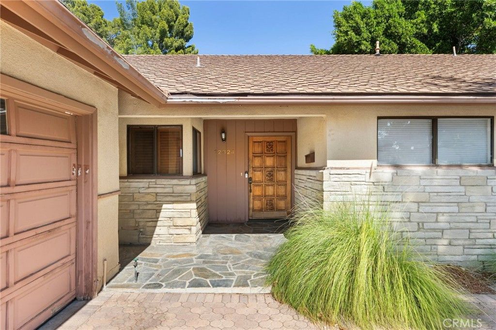 12324 Woodley, Granada Hills, CA 91344 — photo 2