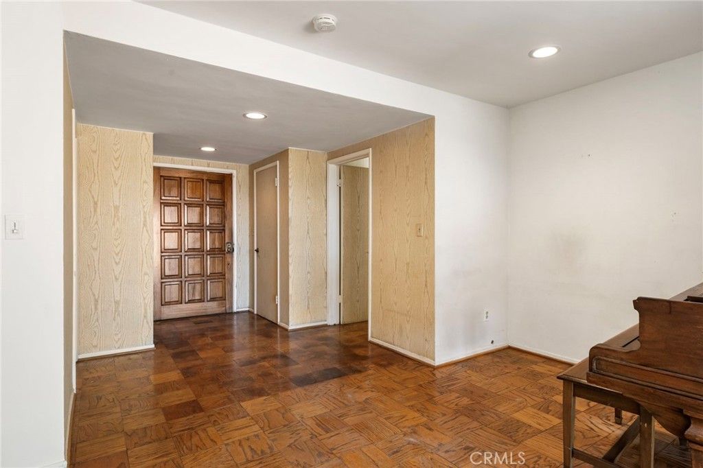 12324 Woodley, Granada Hills, CA 91344 — photo 3