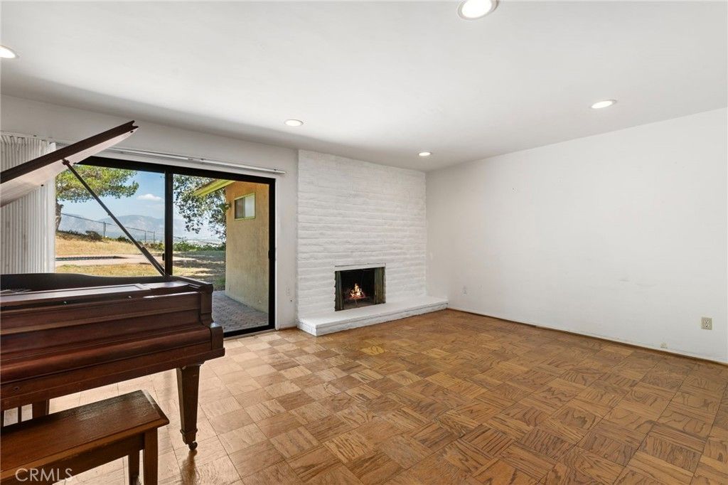 12324 Woodley, Granada Hills, CA 91344 — photo 4