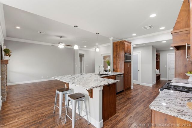 8108 N 76th East Avenue, Owasso, OK 74055