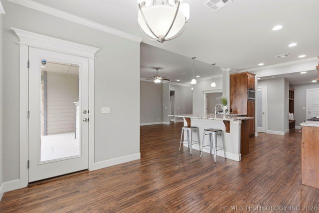 8108 N 76th East Avenue, Owasso, OK 74055
