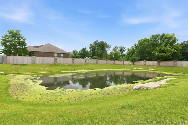 8108 N 76th East Avenue, Owasso, OK 74055