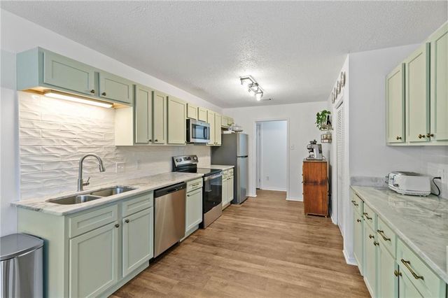1774 Princeton Woods Drive E, Mobile, AL 36618