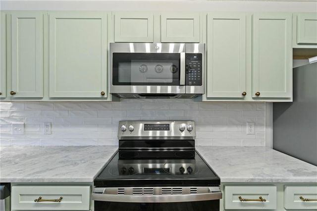 1774 Princeton Woods Drive E, Mobile, AL 36618