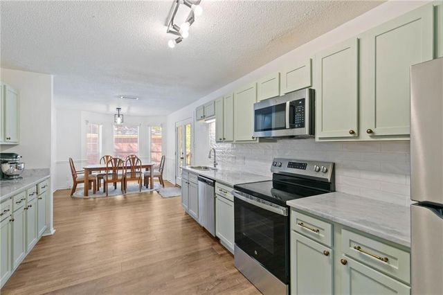 1774 Princeton Woods Drive E, Mobile, AL 36618