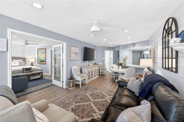 15002 WINDWARD Dr 406, Corpus Christi, TX 78418