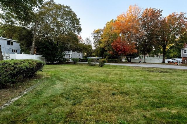 6 Martin St, Saugus, MA 01906