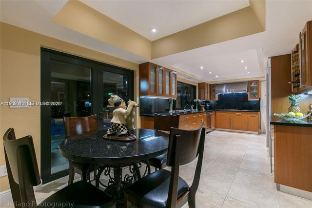 19701 W Oakmont Dr, Hialeah, FL 33015