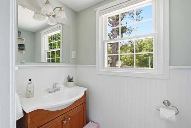 50 Blackmount Dr, Marshfield, MA 02050