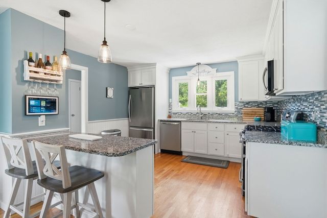 50 Blackmount Dr, Marshfield, MA 02050