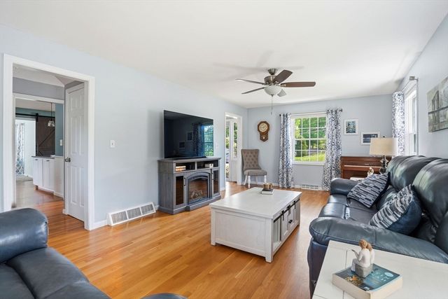 50 Blackmount Dr, Marshfield, MA 02050