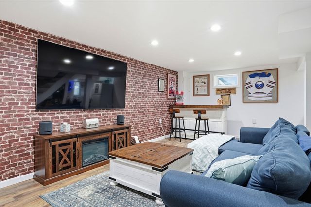 50 Blackmount Dr, Marshfield, MA 02050