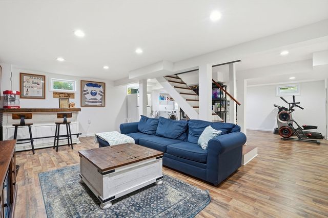 50 Blackmount Dr, Marshfield, MA 02050