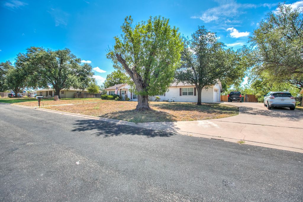 Image 1 of property listing at 101 Camino Real Street, San Angelo, TX 76904