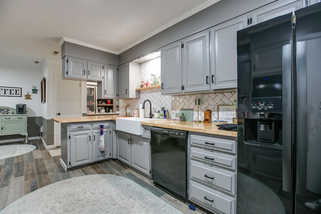 Image 18 of property listing at 101 Camino Real Street, San Angelo, TX 76904