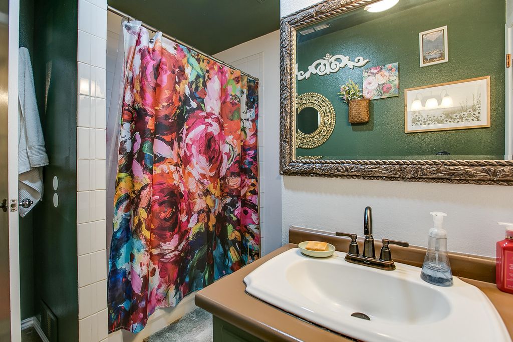 Image 24 of property listing at 101 Camino Real Street, San Angelo, TX 76904