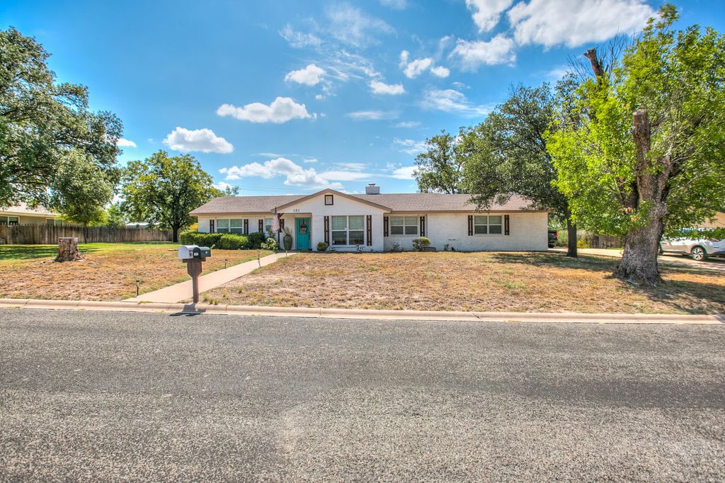 Image 3 of property listing at 101 Camino Real Street, San Angelo, TX 76904