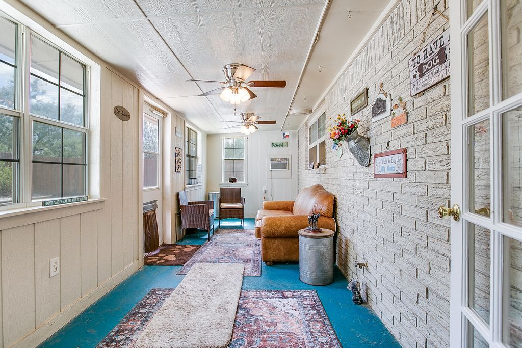 Image 30 of property listing at 101 Camino Real Street, San Angelo, TX 76904