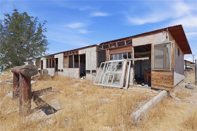 19859 Anahola Road, Helendale, CA 92342