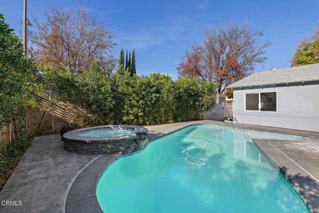 593 Talbert Avenue, Simi Valley, CA 93065