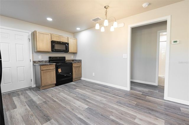 1324 COTTAGE CIRCLE, Tavares, FL 32778